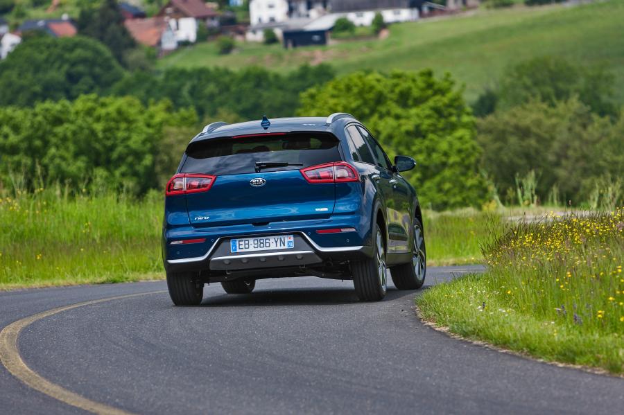  Kia Niro 2016 года  (WW) (фото 24 из 40)